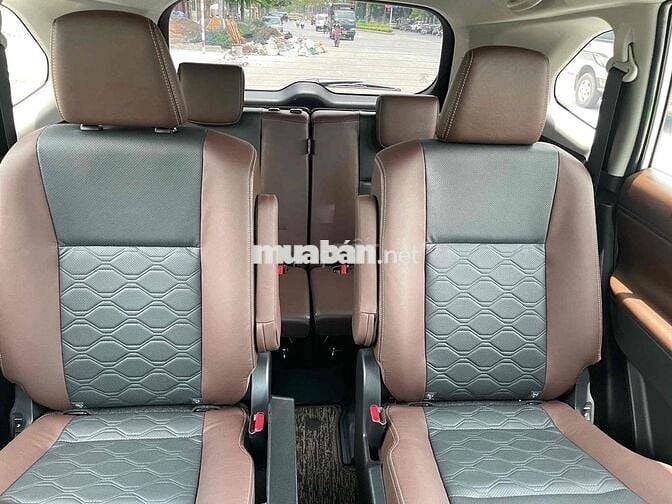 Toyota Innova Cross HEV 2026 Trắng 4000km