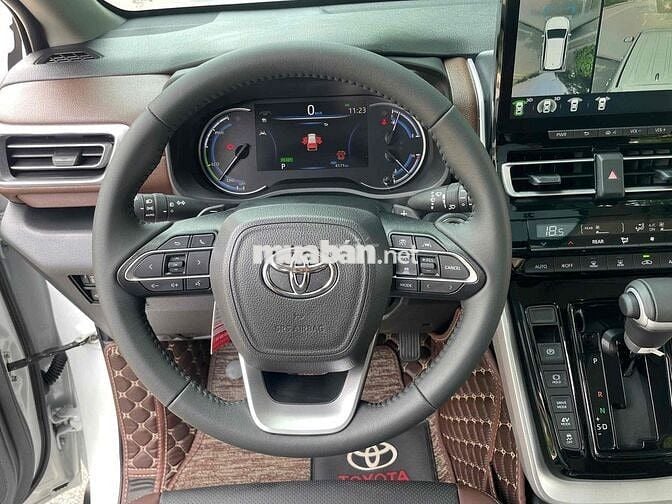 Toyota Innova Cross HEV 2026 Trắng 4000km