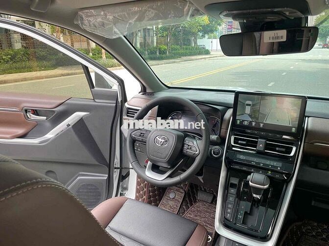 Toyota Innova Cross HEV 2026 Trắng 4000km
