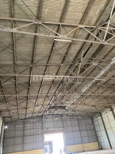 Kho- phù hợp làm kho, phòng bán hàng, chứa hàng, sân thể thao