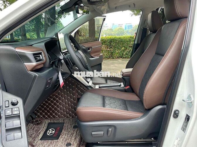 Toyota Innova Cross HEV 2026 Trắng 4000km