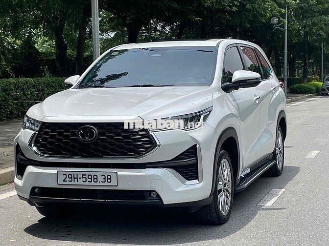 Toyota Innova Cross HEV 2026 Trắng 4000km