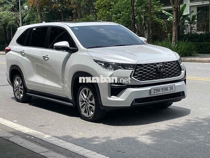 Toyota Innova Cross HEV 2026 Trắng 4000km