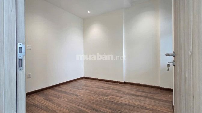 Cho thuê căn hộ 2 Phòng Ngủ, View Bến Bình Đông rất đẹp