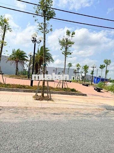 nền tìm năng,đang có quy hoạch mở lộ 61-61C qua ngã 4 giao thông,
