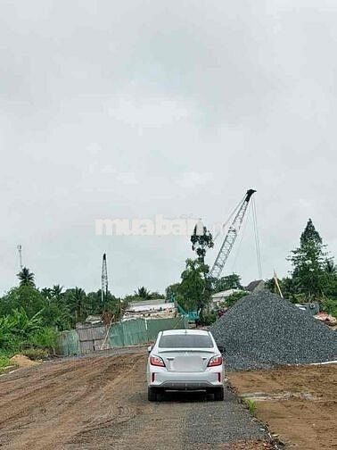 nền tìm năng,đang có quy hoạch mở lộ 61-61C qua ngã 4 giao thông,
