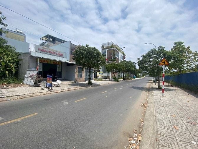 Bán đất sổ đỏ KDC Đào Sứ Tích, DT:5x17,6, đường 8m . Giá : 6 tỷ