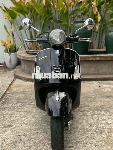 Piaggio Vespa GTS 125 iGet ABS 2018 Đen