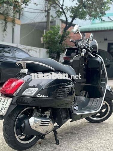 Piaggio Vespa GTS 125 iGet ABS 2018 Đen