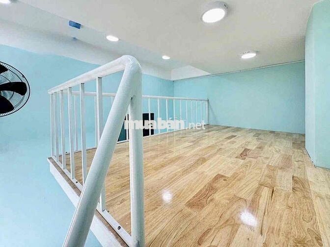 duplex giá rẻ,kế đh Ngân Hàng,cửa sổ to thoáng mát