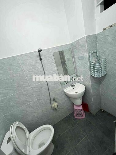 Cho thuê phòng riêng 4 Phùng Chí Kiên