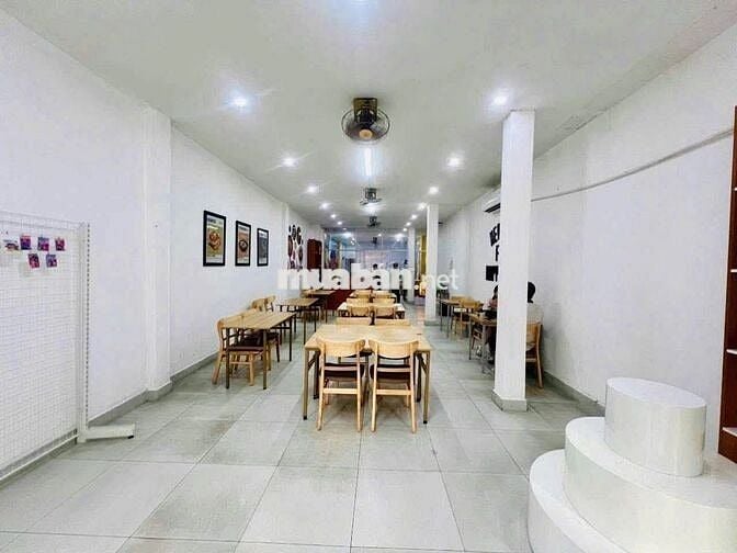 Cho THUÊ nhà 1T2L mặt tiền đường 30/04 ngay vòng xoay Biên Hùng