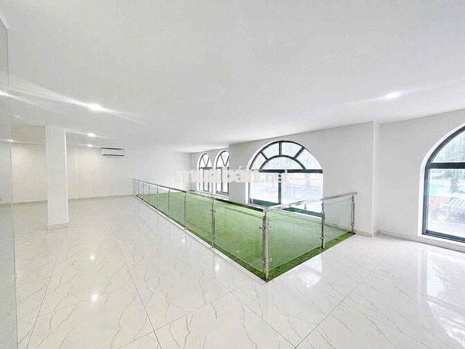 Cho thuê VP Vĩnh Khánh Q4, 90m2, sàn đẹp, view kính thoáng