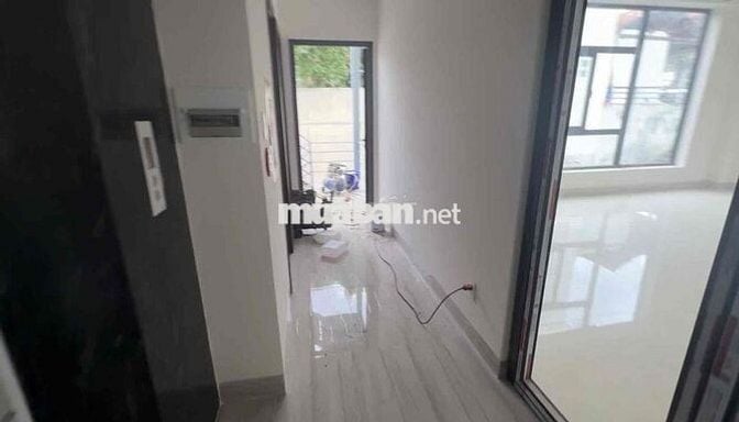 CHÍNH CHỦ CHO THUÊ TÒA NHÀ VĂN PHÒNG MỚI XÂY – CƯ XÁ TỰ DO CMT8