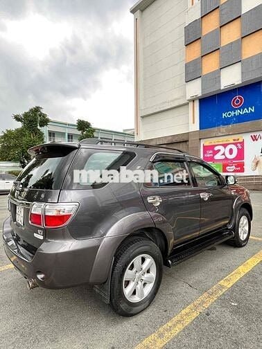 Toyota Fortuner 2010 Xám Tự động 7 chỗ