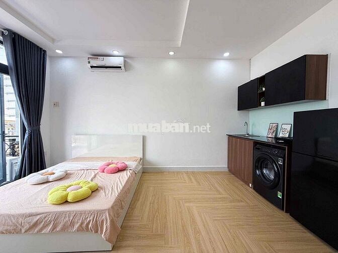 CĂN HỘ BAN CÔNG NẰM NGAY TRUNG TÂM