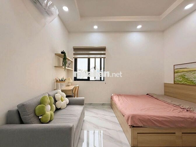 PHÒNG THOÁNG GẦN ĐH BÁCH KHOA, UEH, Y DƯỢC, HUFLIT