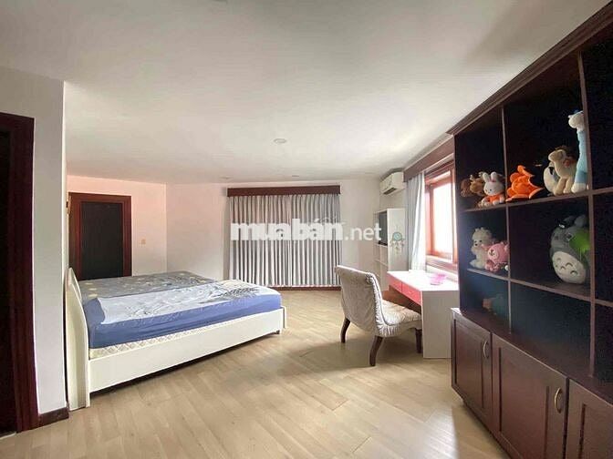 Tôi Cần Cho Thuê Biệt Thự 1000m2 có Hồ Bơi. 6PN. 6 Toilet.