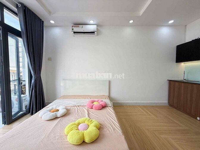 CĂN HỘ BAN CÔNG NẰM NGAY TRUNG TÂM