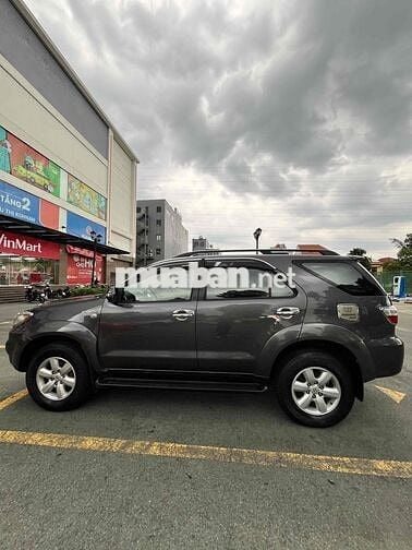 Toyota Fortuner 2010 Xám Tự động 7 chỗ