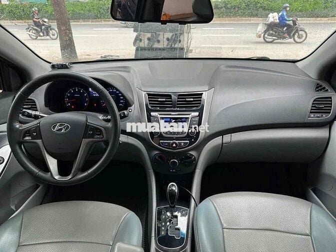 Hyundai Accent Blue 2015 1.4AT Hatback đi 4,8van