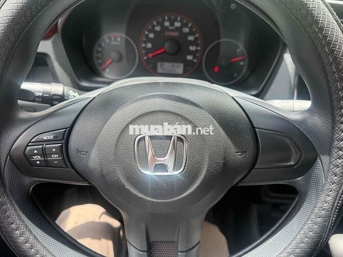 Honda Brio RS Hatchback Số tự động Vàng 35.683 km