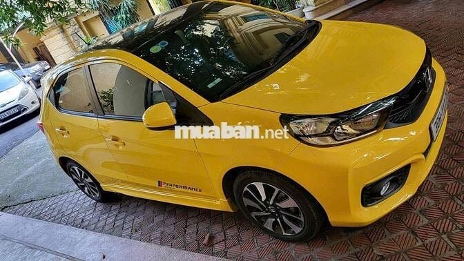 Honda Brio RS Hatchback Số tự động Vàng 35.683 km