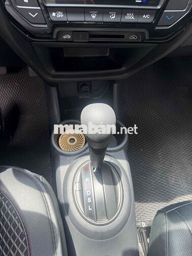 Honda Brio RS Hatchback Số tự động Vàng 35.683 km