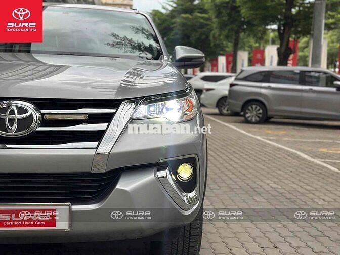 Toyota Fortuner 2024 Bạc 30.223 km