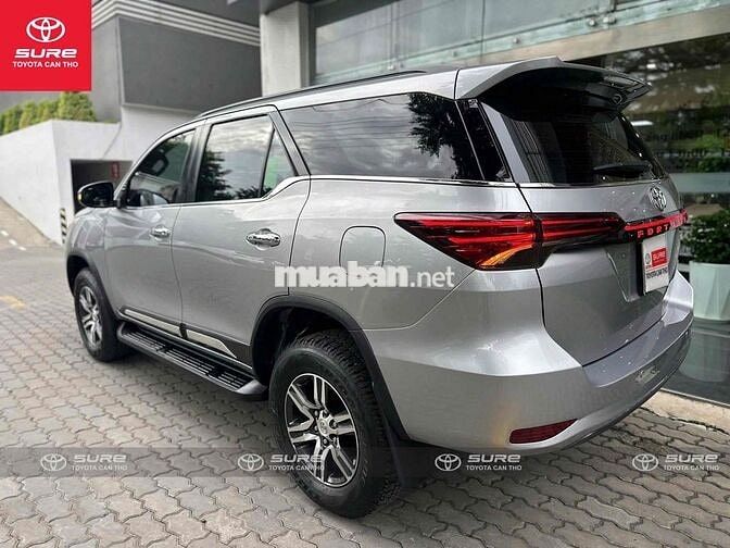 Toyota Fortuner 2024 Bạc 30.223 km