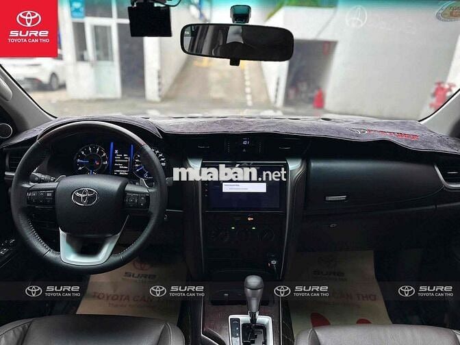 Toyota Fortuner 2024 Bạc 30.223 km
