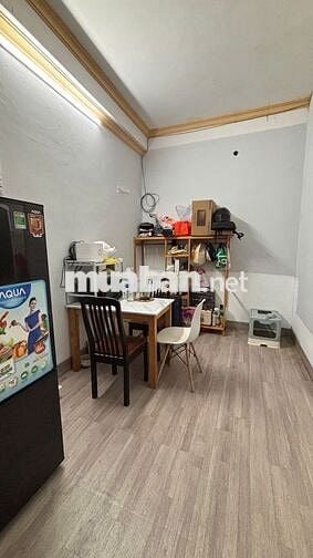 2 phòng ngủ nguyên lầu 60m2 có ban công máy giặt riêng 7tr5/tháng