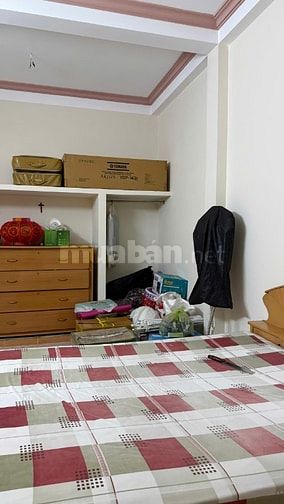 Cho thuê căn nhà phố hẽm ô tô 6m đường lê Văn Lương quận 7 .