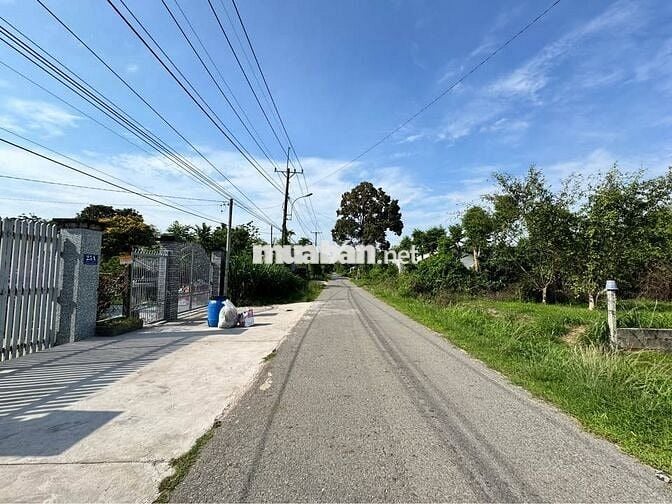 bán gấp căn nhà để trả nợ 10mx27m vừa hoàn công
