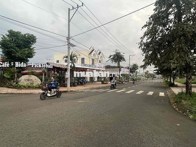 LÔ ĐẤT CỰC ĐẸP ĐƯỜNG NHỰA 13M CÓ VỈA HÈ, NGAY UỶ BAN XÃ 5x20=100M2