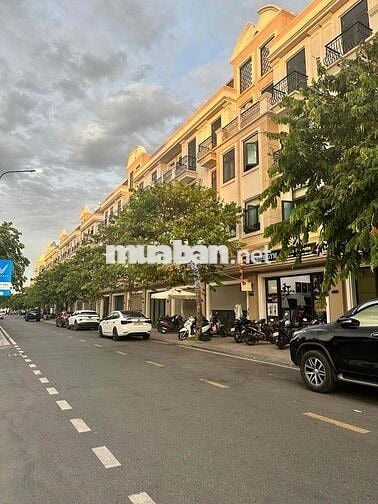 Cần Bán Nhanh căn Siêu Vip giá Bao nét toàn Khu Đô Thị