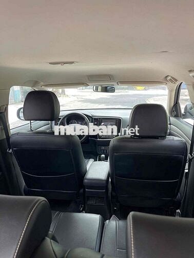 Mitsubishi Outlander 2019 Số tự động 7 chỗ Xám