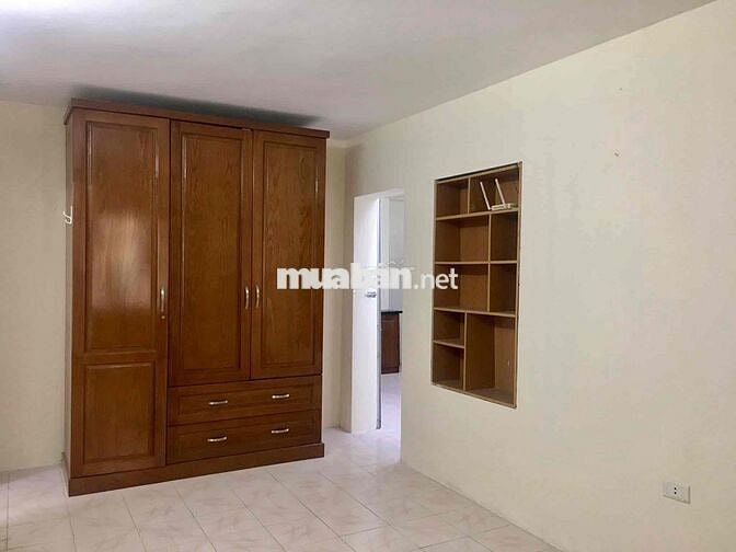 Cho thuê căn tập thể Thành Công 84m2
