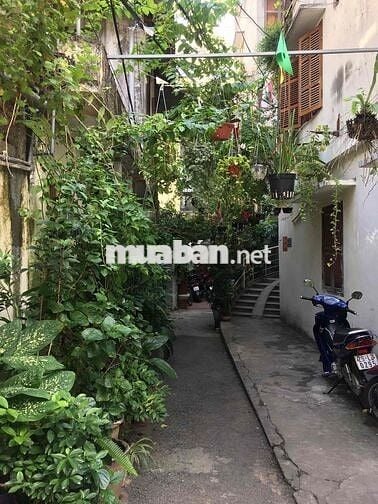 Cho thuê căn tập thể Thành Công 84m2