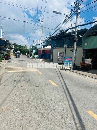 GIÁ 2 TỶ 8 BÁN NHÀ 80m2 HÓC MÔN , HXH , 2PN , SƠN LẠI Ở ĐẾN TRỌN ĐỜI .