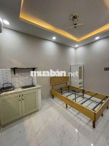 Căn Hộ Ban công Full Nội Thất - Nhà Sạch Sẽ, Ít Phòng - Nơ Trang Long