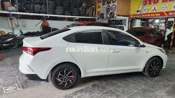 Hyundai Accent 2022 Số sàn Trắng 5 chỗ