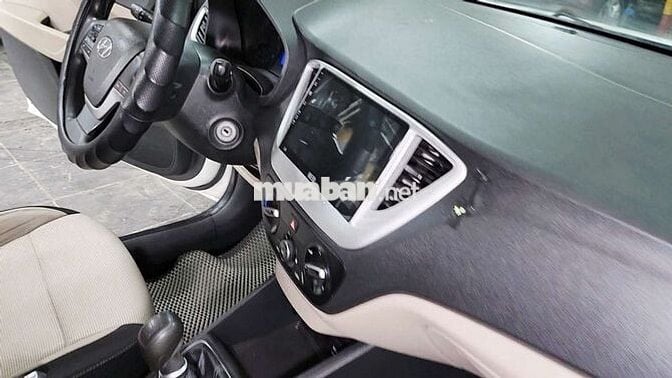 Hyundai Accent 2022 Số sàn Trắng 5 chỗ