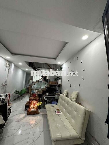 Nhà chính chủ cho thuê có NT gần siêu thị emart