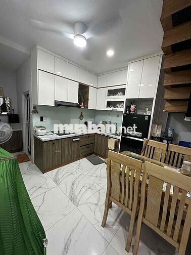 Nhà chính chủ cho thuê có NT gần siêu thị emart