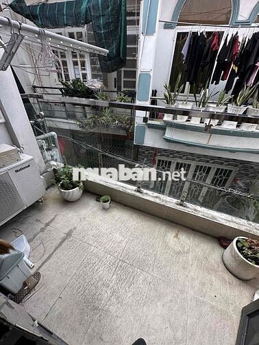 Nhà chính chủ cho thuê có NT gần siêu thị emart