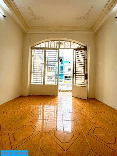 BÁN NHÀ MẶT TIỀN CHỢ NGUYỄN TRI PHƯƠNG : 129 NGUYỄN LÂM - P. 6 - Q. 10