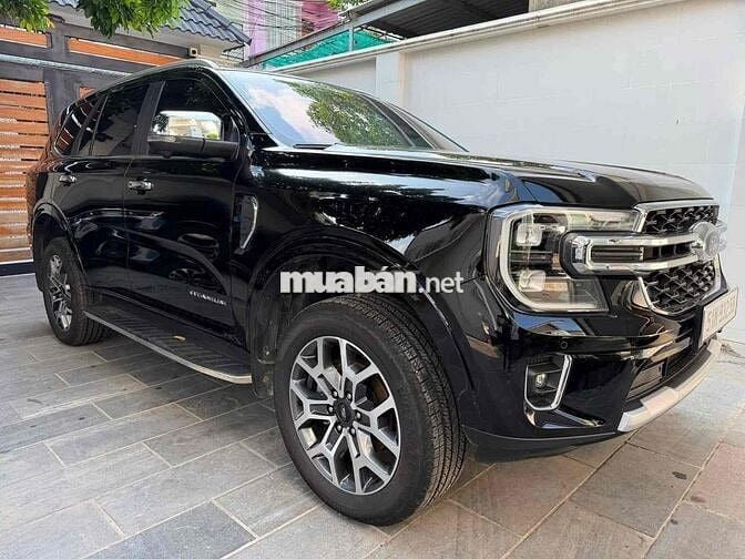Ford Everest Titanium 4x4 Diesel 2025 Đen 7.000km
