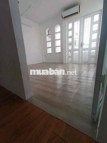 E cập nhập thêm hình ảnh nhà cho thuê giúp c Kiều. Hiện đang còn căn n