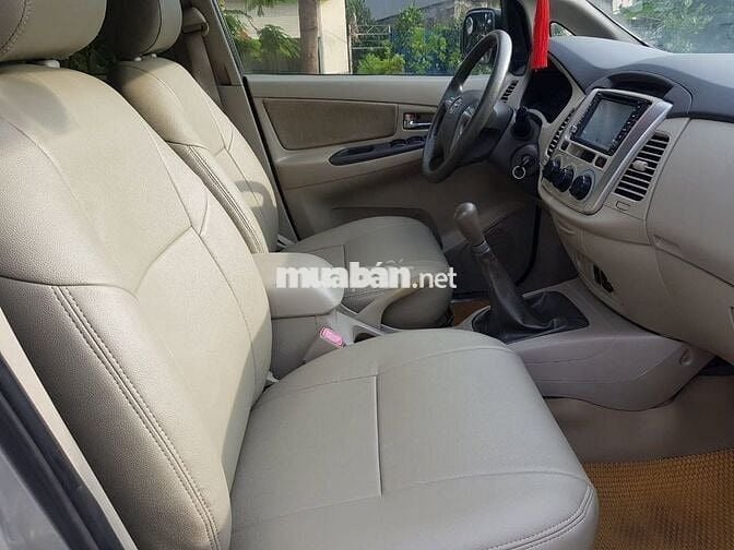 Toyota Innova E 2014 Số sàn Xám 8 chỗ
